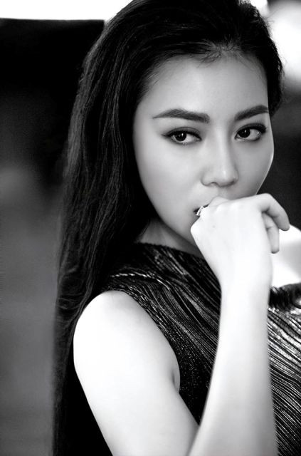 Cô được đóng chung với nhiều nghệ sĩ gạo cội. Cô được đóng chung với nhiều nghệ sĩ gạo cội.