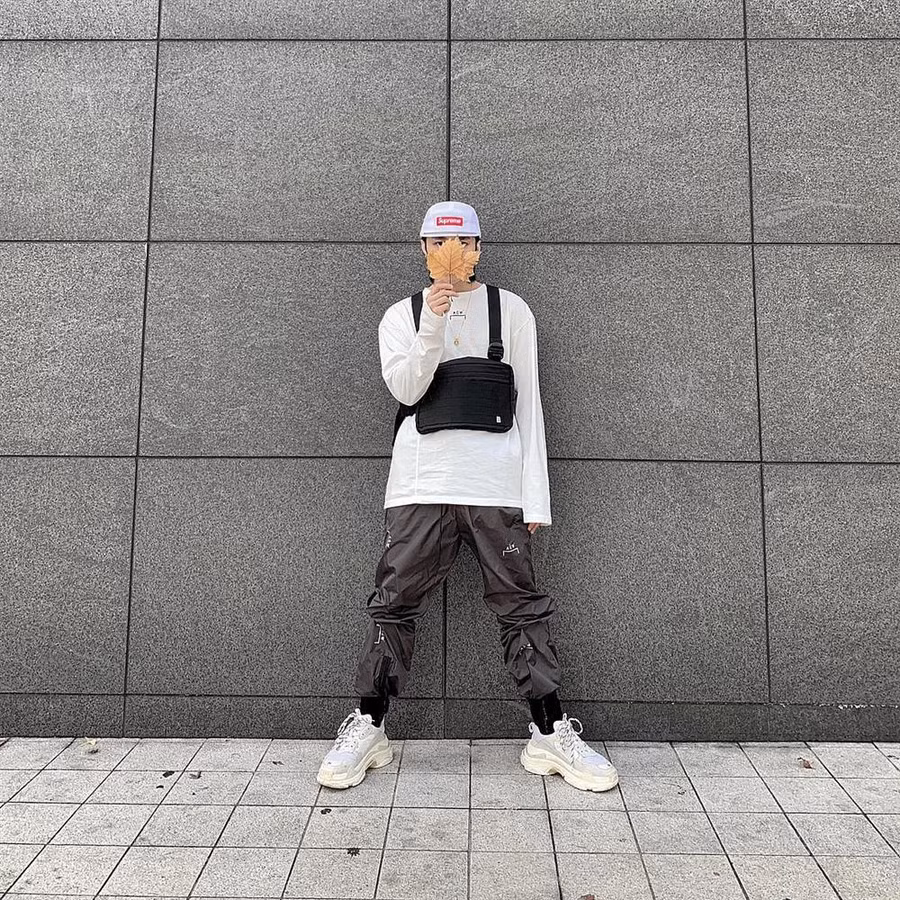 Sơn Tùng sở hữu chiều cao khiêm tốn, vậy mà ai còn nỡ dìm anh ấy tới nơi tới chốn thế này-8