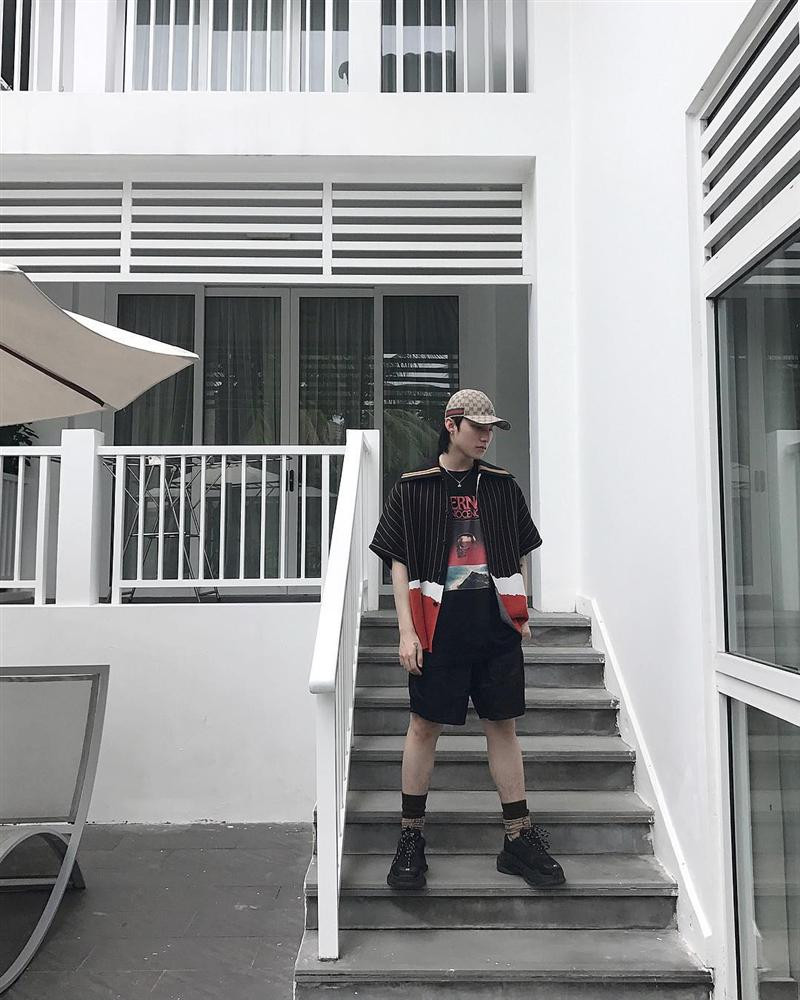 Sơn Tùng cao khiêm tốn, bị dìm hàng nên nhìn như 1m50 ảnh 11 Sơn Tùng sở hữu chiều cao khiêm tốn, vậy mà ai còn nỡ dìm anh ấy tới nơi tới chốn thế này-11