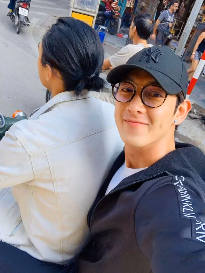 Song Luân đăng ảnh chụp cùng Hữu Vi, vô tình để lộ dung mạo ngày càng xuống cấp của bạn thân-1