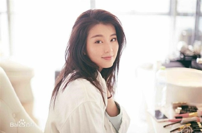 Mỹ nhân 9X giàu có nhất showbiz Trung Quốc sống xa xỉ ra sao? ảnh 1 My nhan 9X giau co nhat showbiz Trung Quoc duoc cho la ban gai Duong Duong song xa xi ra sao? hinh anh 2