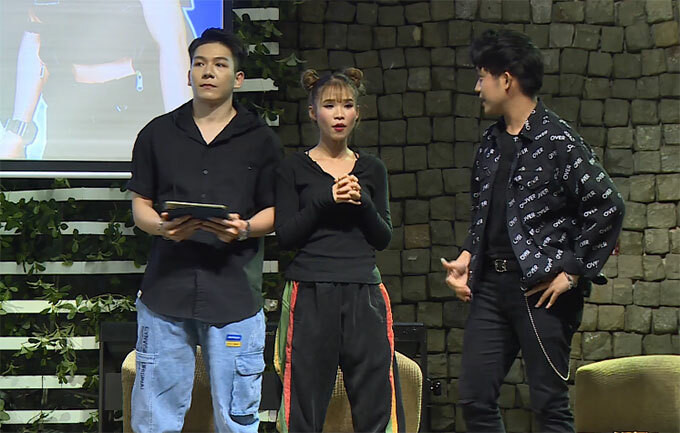 Tối 26/11, thay vì làm MC cho gameshow "Cặp đôi cạp đi"như thường lệ, vợ chồng Kelvin Khánh - Khởi My trở thành khách mời trong tậpđặc biệt. Họ có buổi họp "Fan Meeting" tại Hà Nộivàmang đến nhiều tiếng cười cho khán giả. Tối 26/11, thay vì làm MC, vợ chồng Kelvin Khánh - Khởi My trở thành khách mời của gameshow cặp đôi cạp đi số đặc biệt. Họ có buổi họp Fan Meeting tại Hà Nội. Cả hai mang đến nhiều tiếng cười cho khán giả tại trường quay cũng như theo dõi chương trình trực tuyến.