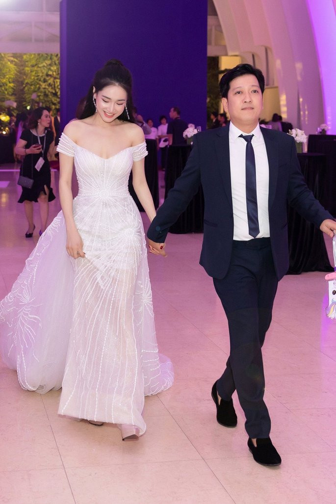 Trường Giang: ‘Nhã Phương ghen vì tôi ôm con nhiều hơn’ ảnh 1 Truong Giang: ‘Nha Phuong ghen ti vi toi om con nhieu hon’ hinh anh 3