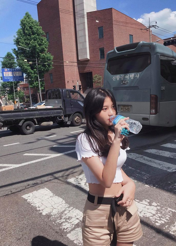 Nữ sinh 10X đen nhẻm, "lột xác cực mạnh" xinh như gái Hàn sau khi bị bạn bè chê bai ảnh 9 Nữ sinh 2003 lột xác cực mạnh xinh như gái Hàn Quốc sau khi bị bạn bè chê béo và quê mùa ảnh 9