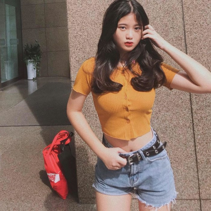 Nữ sinh 10X đen nhẻm, "lột xác cực mạnh" xinh như gái Hàn sau khi bị bạn bè chê bai ảnh 4 Đây là thành quả của quá trình ăn kiêng và tập thể dục và chăm sóc bản thân của 10X.