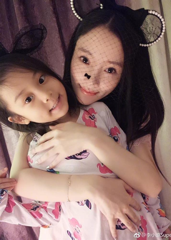 Con gái kiên quyết theo Lý Tiểu Lộ, một mực từ chối ở với Giả Nãi Lượng ảnh 2 Con gái kiên quyết theo Lý Tiểu Lộ, một mực từ chối ở với Giả Nãi Lượng-2
