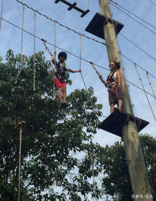 Trương Bá Chi tổ chức sinh nhật cho con trai thứ ba, người đàn ông ngoại quốc bị nghi ngờ là cha ruột của Marcus-6