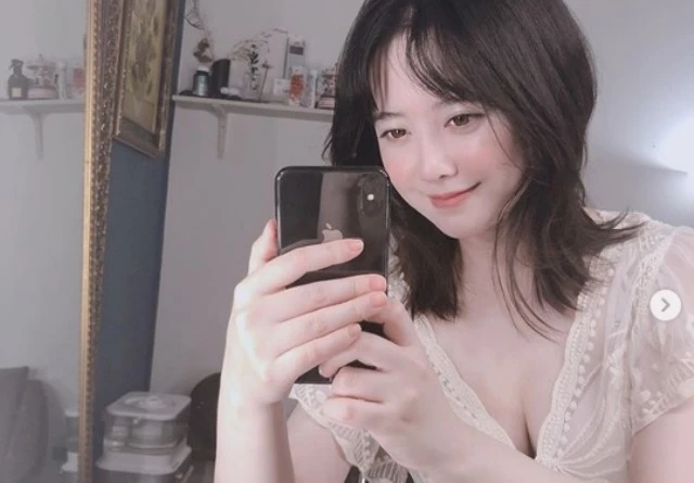 Mới đây, Goo Hye Sun chia sẻ những hình ảnh mới lên Instagram.