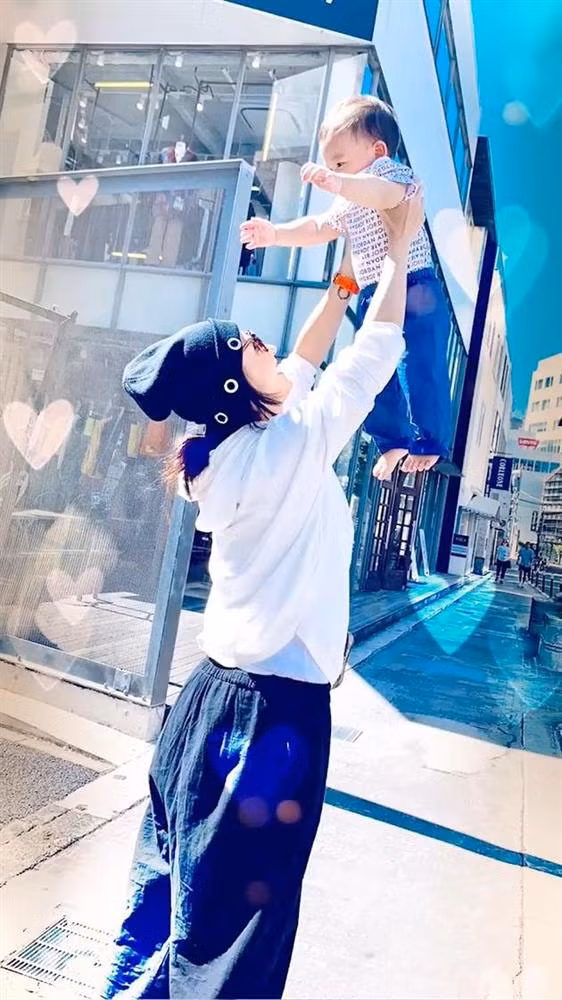 Trương Bá Chi tổ chức sinh nhật cho con trai thứ ba, người đàn ông ngoại quốc bị nghi ngờ là cha ruột của Marcus-4