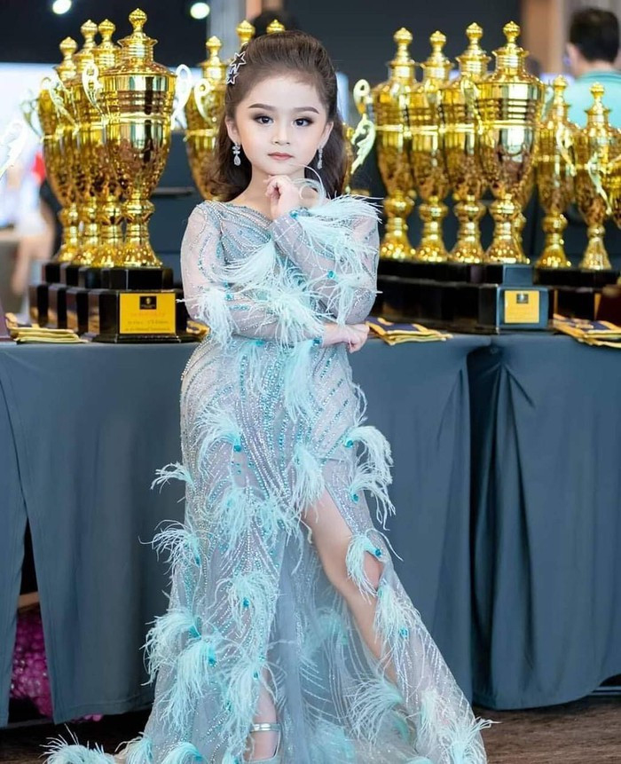Nhan sắc cực xinh của cô bé 6 tuổi đăng quang Hoa hậu nhí Thái Lan 2019 ảnh 6 Nhan sắc cực xinh của cô bé 6 tuổi đăng quang Hoa hậu nhí Thái Lan 2019 ảnh 6