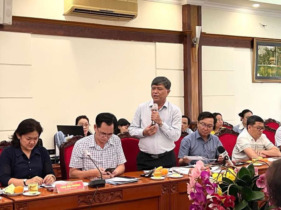 Ông Nguyễn Văn Hiếu, Giám đốc Sở GD&ĐT TPHCM trao đổi thông tin tại buổi làm việc. Ông Nguyễn Văn Hiếu, Giám đốc Sở GD&ĐT TPHCM trao đổi thông tin tại buổi làm việc.