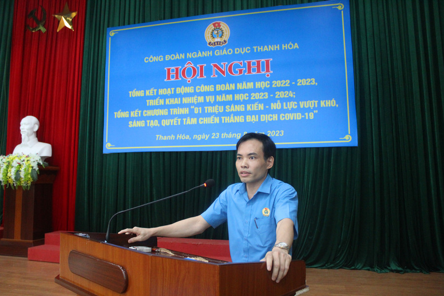 Ông Trần Văn Bình - Chủ tịch Công đoàn ngành Giáo dục Thanh Hóa phát biểu khai mạc. Ảnh: LT.