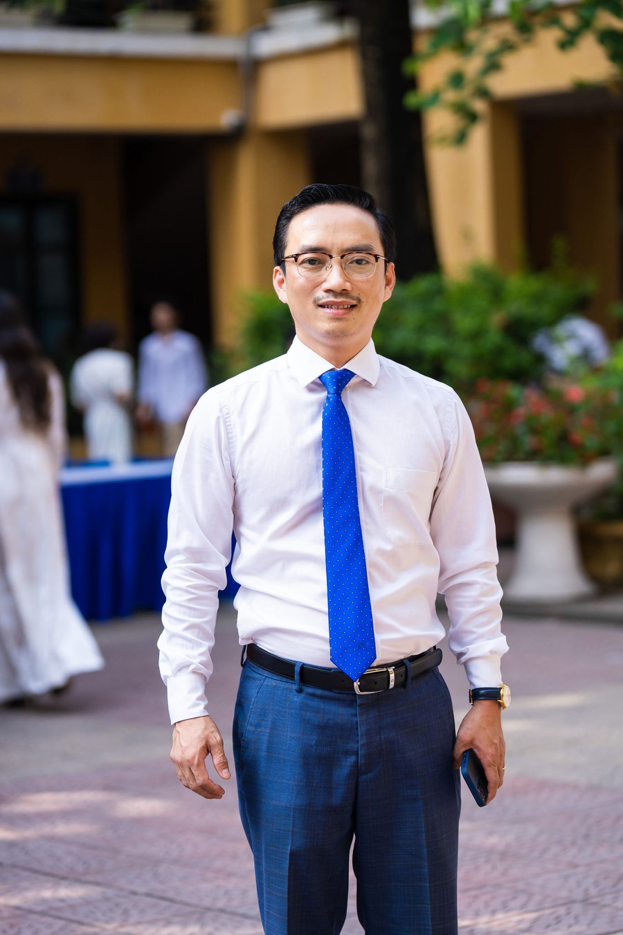 Thầy Nguyễn Cao Cường - Hiệu trưởng Trường THCS Thái Thịnh. Thầy Nguyễn Cao Cường - Hiệu trưởng Trường THCS Thái Thịnh.