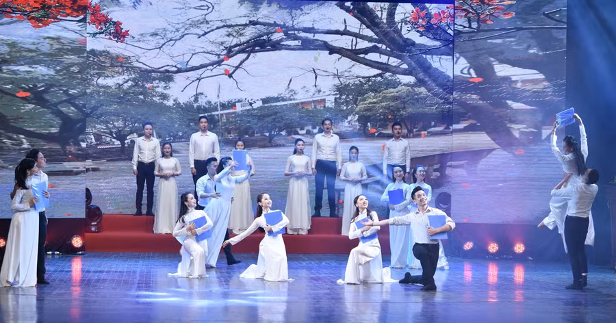 Tổng kết và trao giải cuộc thi “Sáng tác ca khúc về thầy cô và mái trường" ảnh 12