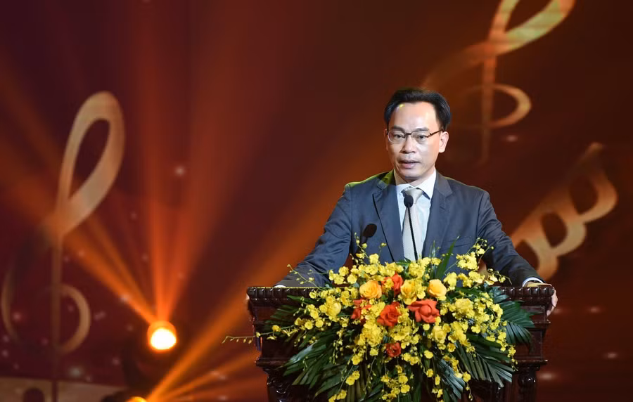 PGS.TS Hoàng Minh Sơn, Thứ trưởng Bộ Giáo dục và Đào tạo phát biểu.