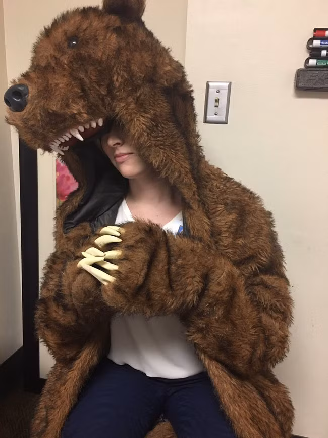 18 tinh huong chung minh thay co cung hai huoc, lam chieu kem gi hoc sinh hinh anh 11