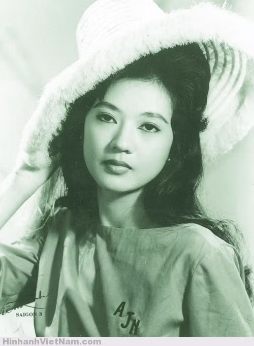  Bà Thanh Nga – “nữ hoàng sân khấu” của Sài Gòn trước 1975 
