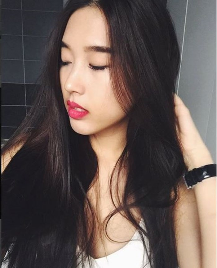 Nhan sắc bạn gái mới của Huỳnh Anh.