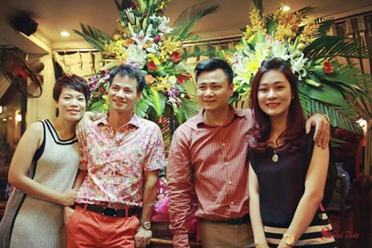 Hình ảnh hiếm hoi hai người vợ trẻ đẹp của cặp danh hài Tự Long và Xuân Bắc ảnh 6 Gia đình danh hài Tự Long và Xuân Bắc vô cùng thân thiết.