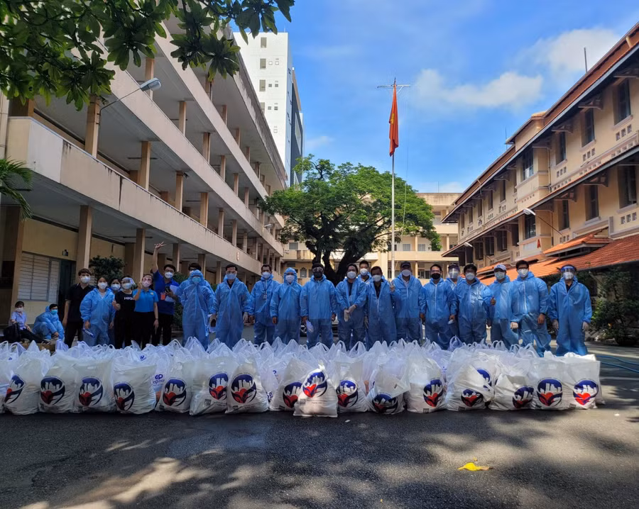 Lực lượng tình nguyện từng thời điểm cụ thể khá mỏng nhưng mọi người luôn hết lòng vì công tác chống dịch chung của TP Hồ Chí Minh