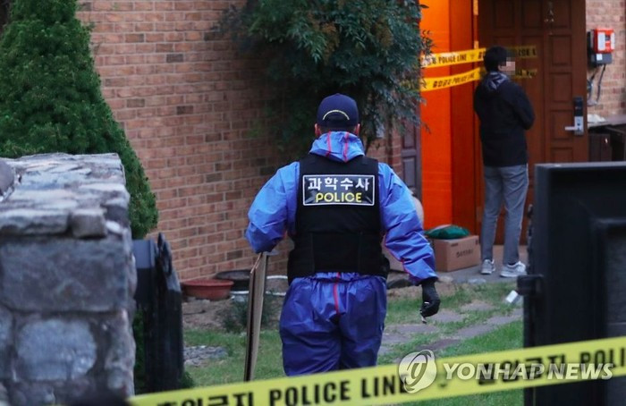 Phát hiện Instagram phụ mà Sulli dùng để gặm nhấm nỗi đau của chính mình: Đầy rẫy dấu hiệu trầm cảm đáng lo ảnh 1