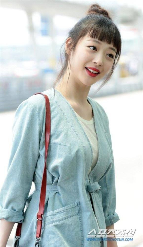 Hai kiểu tóc đình đám cộp mác Sulli: Tóc xoăn bà thím và tóc mái chó gặm-7