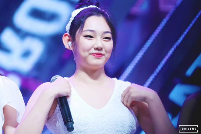Nữ thần tượng Kpop đẹp hút hồn sau khi ăn kiêng khắc nghiệt giảm 13 kg ảnh 3 Nhan sac nu than tuong Kpop sau khi giam 13 kg hinh anh 3
