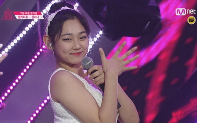 Nữ thần tượng Kpop đẹp hút hồn sau khi ăn kiêng khắc nghiệt giảm 13 kg ảnh 2 Nhan sac nu than tuong Kpop sau khi giam 13 kg hinh anh 2