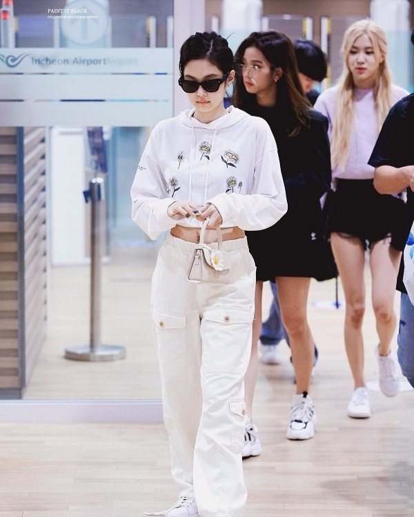 12 set đồ mùa thu đơn giản mà cực đẹp như sao Hàn ảnh 3 Nâng tầm phong cách mùa thu với 12 set đồ sân bay sành điệu các mỹ nhân xứ Hàn