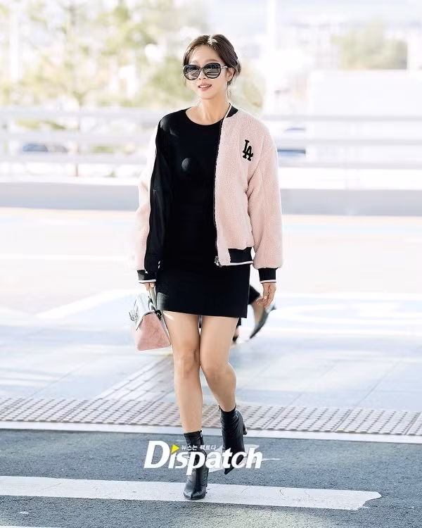 Nâng tầm phong cách mùa thu với 12 set đồ sân bay sành điệu các mỹ nhân xứ Hàn