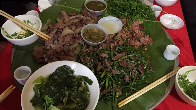 Cách làm thịt trâu xào rau dớn – món yêu thích của Hà Đức Chinh Cach lam thit trau xao rau don – mon yeu thich cua Ha Duc Chinh