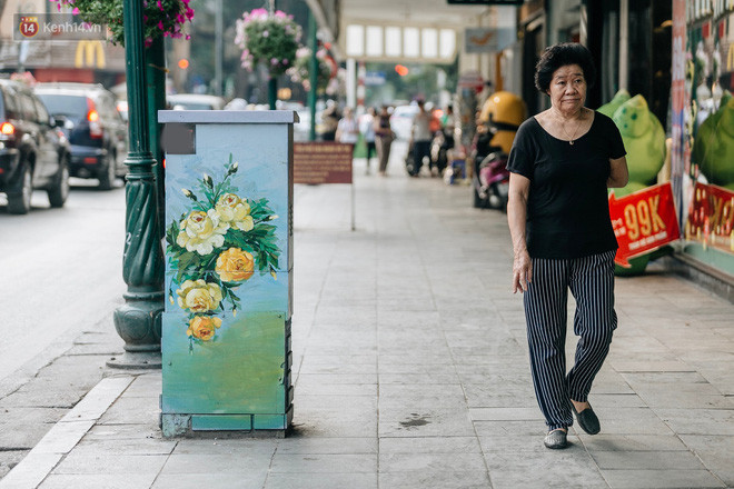 Chuyện buồn về những tủ điện sắc màu ở Hà Nội bị bôi bẩn: "Chúng tôi mất 4 ngày tô vẽ, những người khác chỉ mất 3 giây để làm nó lem luốc" - Ảnh 3. Chuyện buồn về những tủ điện sắc màu ở Hà Nội bị bôi bẩn: "Chúng tôi mất 4 ngày tô vẽ, những người khác chỉ mất 3 giây để làm nó lem luốc" - Ảnh 3.