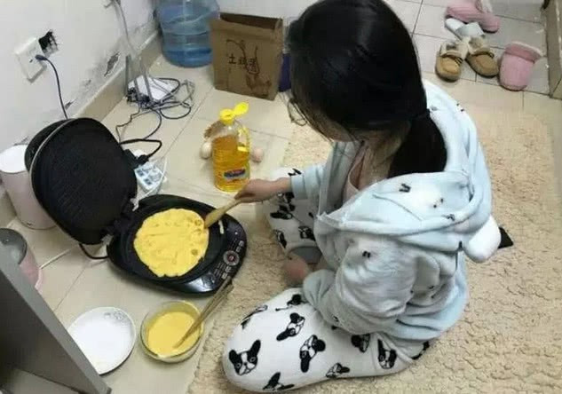 Bái phục những tuyệt chiêu nấu ăn kỳ dị tại ký túc xá
