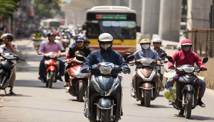 Thời tiết hôm nay Bắc Bộ nắng nóng, Nam bộ mưa vừa đến mưa to