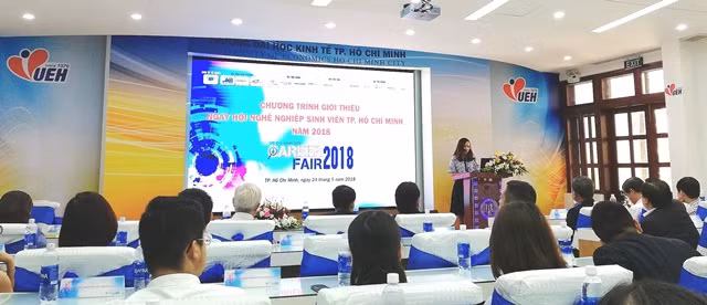 Quanng cảnh buổi gặp gỡ Doanh nghiệp, báo chí để thông tin về Ngày hội nghề nghiệp sinh viên TPHCM 2018 của UEH