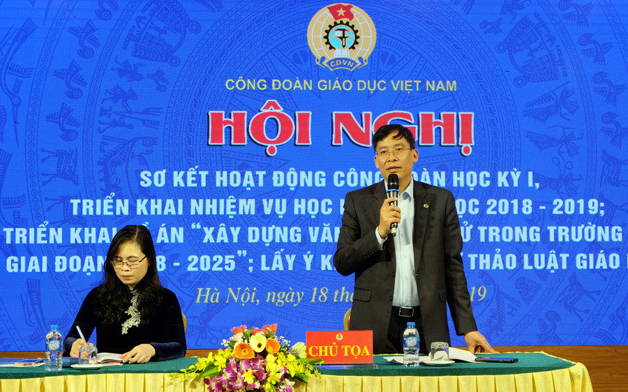 TS Vũ Minh Đức giải đáp ý kiến của các đại biểu