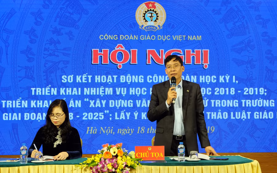 TS Vũ Minh Đức giải đáp ý kiến của các đại biểu