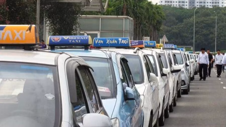 Theo dự thảo quy chế quản lý hoạt động kinh doanh vận tải hành khách bằng xe taxi trên địa bàn TP Hà Nội, đơn vị taxi phải mở tài khoản điện tử để thực hiện việc trả phí tự động cũng như việc nộp phạt khi vi phạm pháp luật về giao thông đường bộ - Ảnh min