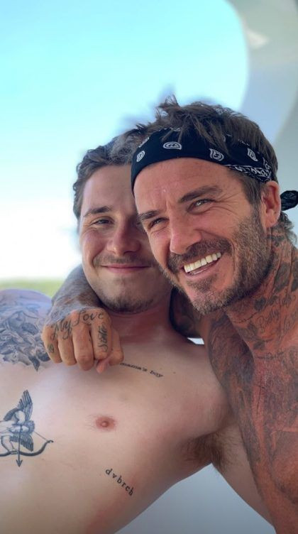 Beckham bất ngờ tặng vợ nụ hôn đắm đuối như thể mới yêu nhau ảnh 8 Trong kỳ nghỉ này, cậu cả nhà Beckham cũng xuất hiện. Dường như, chàng trai thừa hưởng những nét điển trai từ bố.