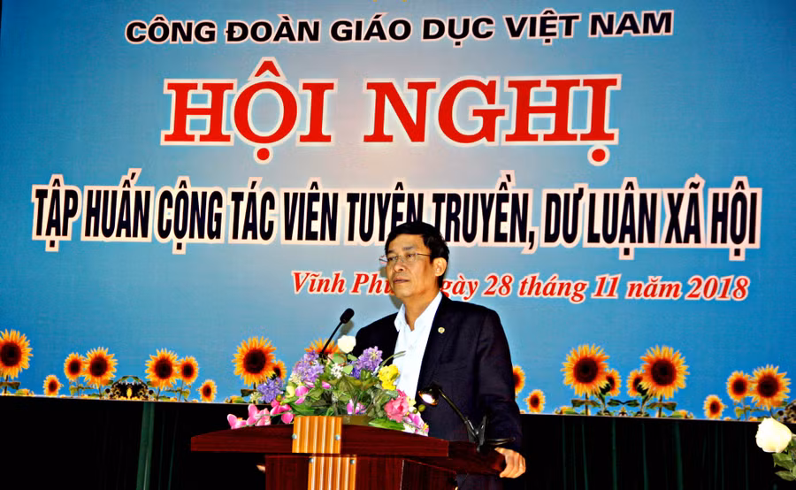 TS Vũ Minh Đức – Chủ tịch Công đoàn Giáo dục Việt Nam phát biểu tại Hội nghị