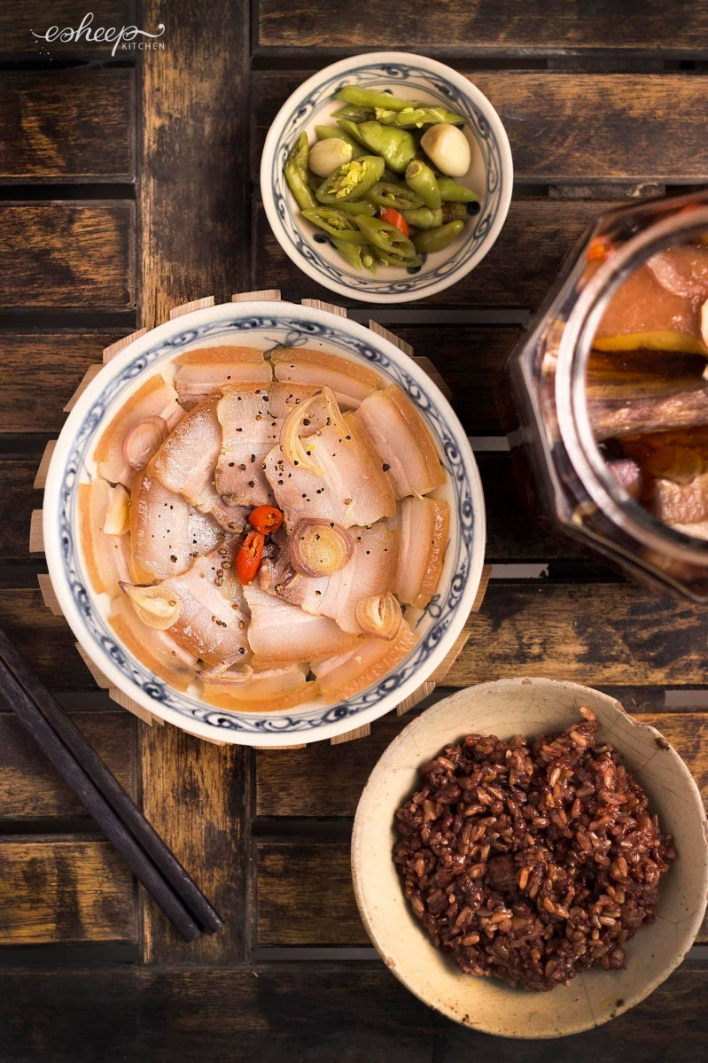 Một bữa thanh đạm mùa hè, thêm đĩa rau củ quả luộc nữa là tuyệt vời!