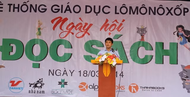 Hiệu phó Nguyễn Quang Tùng phát biểu trong ngày hội