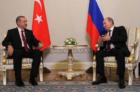 Thủ tướng Thổ Nhĩ Kỳ Erdogan (trái) và Tổng thống Nga Putin.