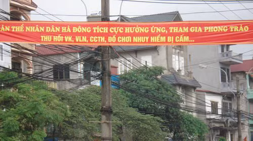 Xem xong anh em đừng cười nhé vì sẽ truyền "virus" ra cộng đồng ảnh 6 Băng rôn cũng sai chính tả.
