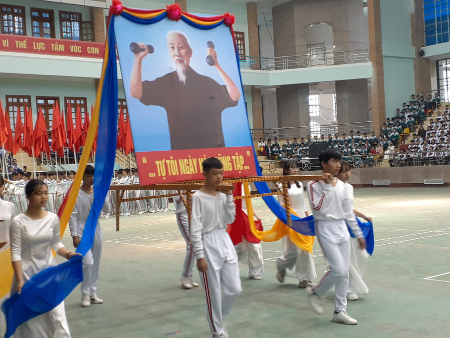 Lễ dâng ảnh Bác