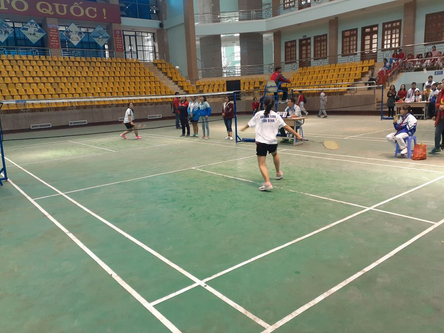 Các vận động viên nữ tranh tài tại nội dung cầu lông đơn nữ