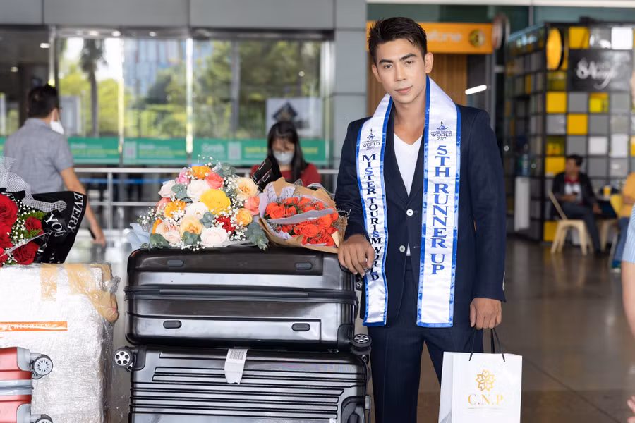Phùng Phước Thịnh hiện là người mẫu tự do, nhà sáng lập một công ty về du lịch - sự kiện tại TPHCM.