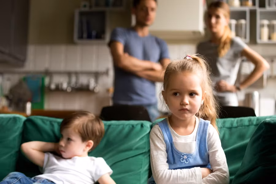 Bước vào một hoàn cảnh gia đình hỗn hợp là thách thức đối với tất cả mọi người. (Ảnh: ITN).