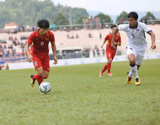 2 năm trước, với đội hình được cho là mạnh hơn U23 Thái Lan, U23 Việt Nam của những Công Phượng, Xuân Trường, Văn Toàn vẫn... thua đội bóng đất Chùa Vàng