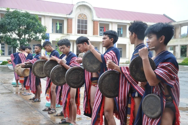 Lưu truyền tiếng cồng chiêng trên đỉnh Ngọc Linh